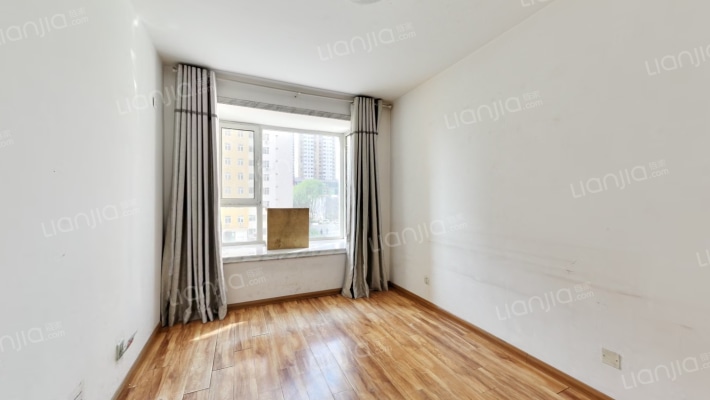 西华苑三期北区二手房实景图