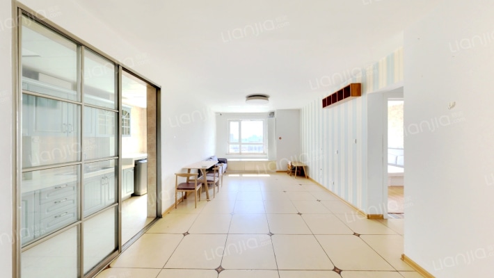 保利香槟二手房实景图