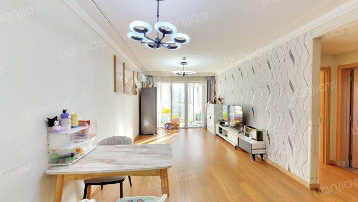 保利蔷薇公馆二手房实景图