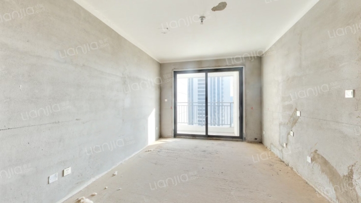 龙中金源二手房实景图