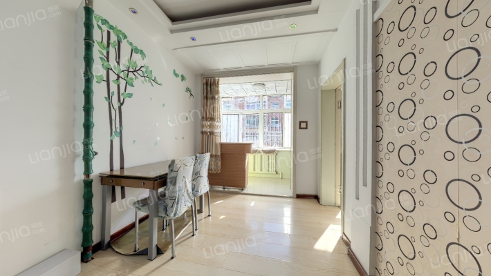 轴百散盘二手房实景图