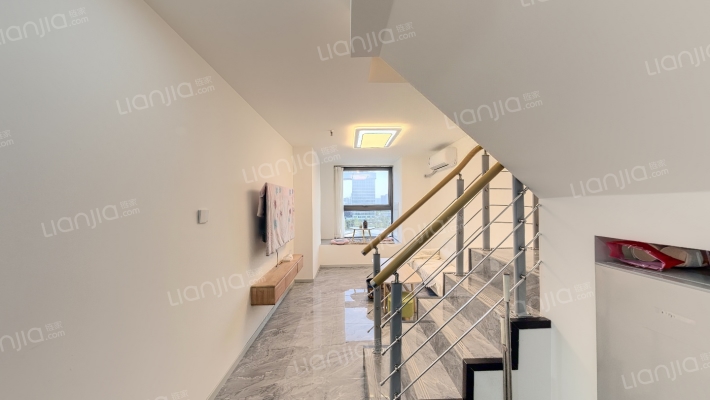 中铁·卓越中心二手房实景图