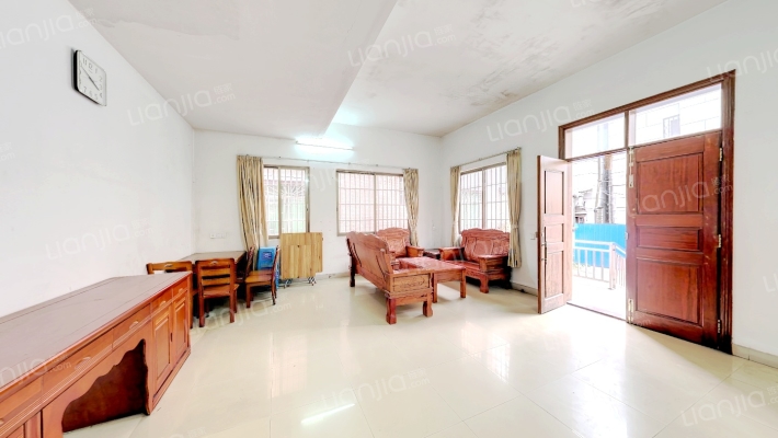 三角市场二手房实景图