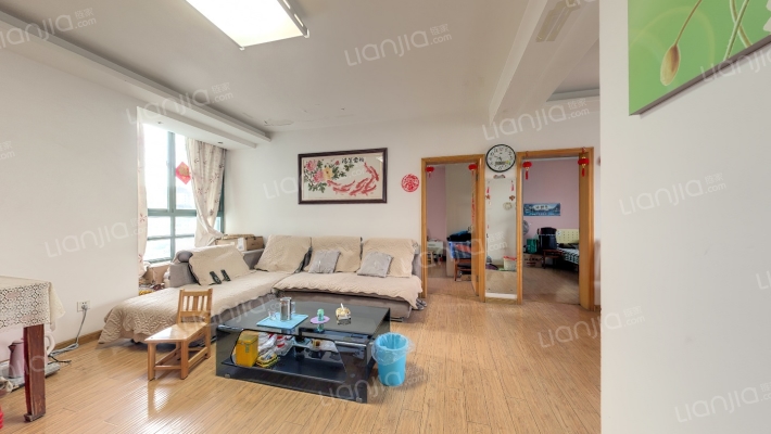 湖畔兰庭二手房实景图