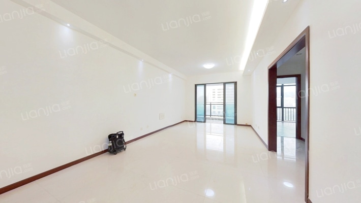 蔚蓝美域二手房实景图