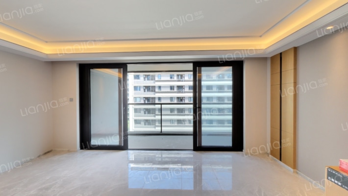 春月江澜湾二手房实景图