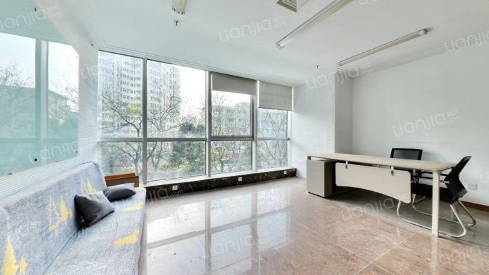 琨莎中心二手房实景图