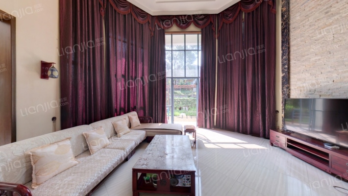 元一高尔夫别墅二期二手房实景图