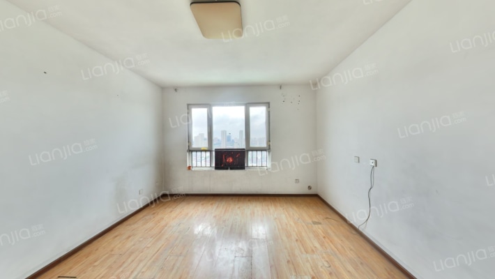 高尔夫花院二手房实景图