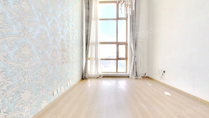 龙鸿怡家二手房实景图