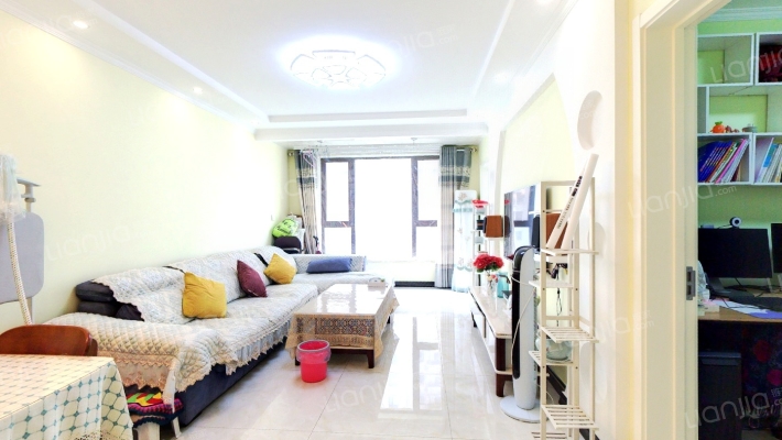 高品质好环境，南向三居精装修，采光充足-客厅