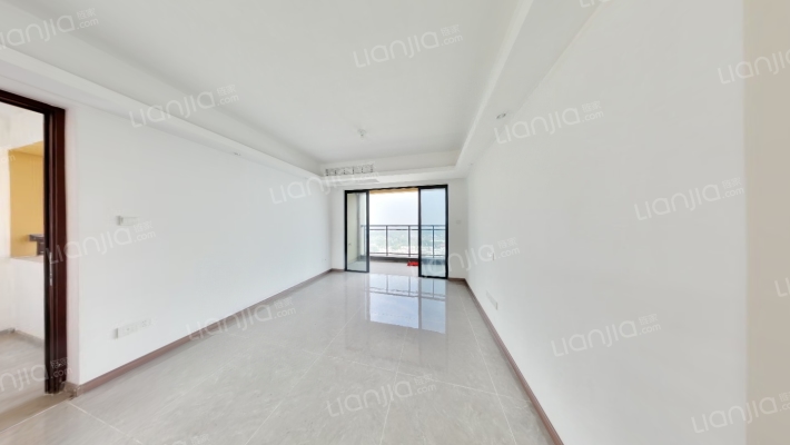 颐安·雍悦华府二手房实景图