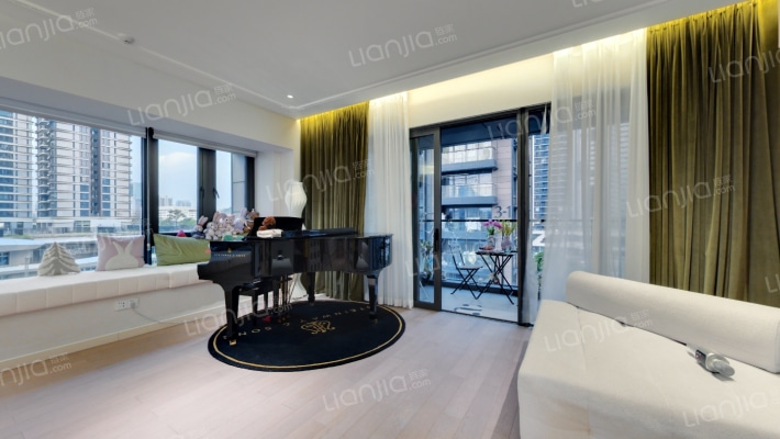 颐湾府二手房实景图