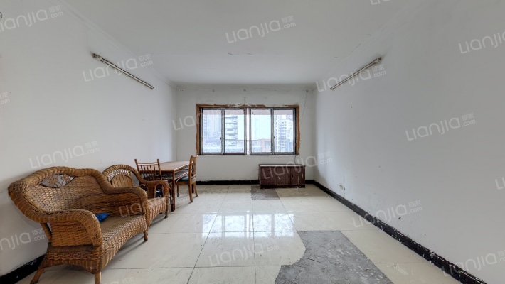 重庆杨家坪五环大楼二手房实景图