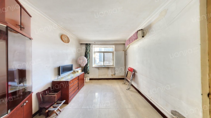 律纬路33号二手房实景图