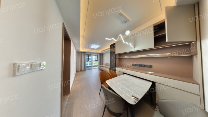 香岸华庭二手房实景图