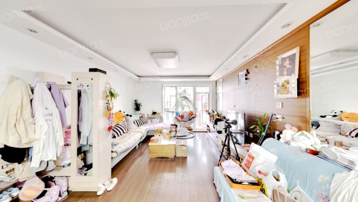 万科蓝山E区二手房实景图