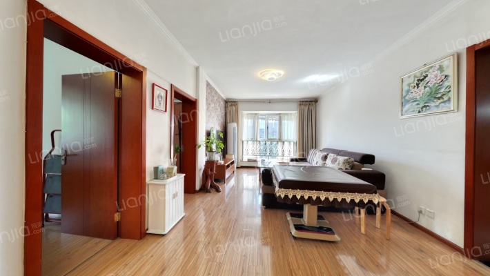 中鹏花园C区二手房实景图