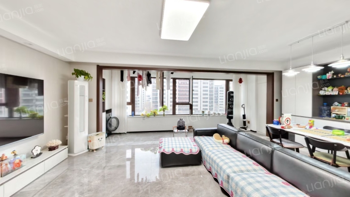 雪山万科城A11区观澜园二手房实景图