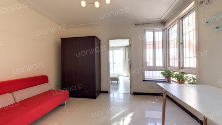 橙色年代二手房实景图