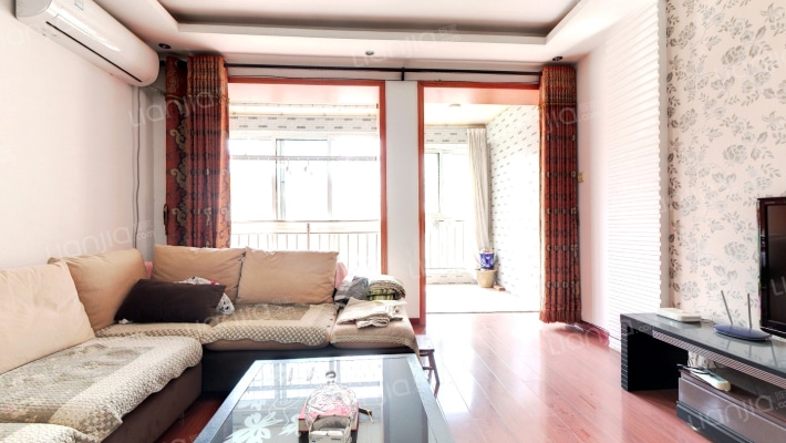 仙颐园小区，南北通透正规一居室，带装修拎包入住-客厅