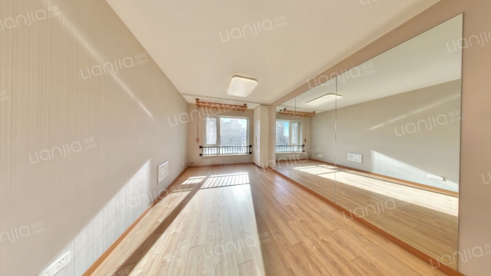 万科海港城3期二手房实景图