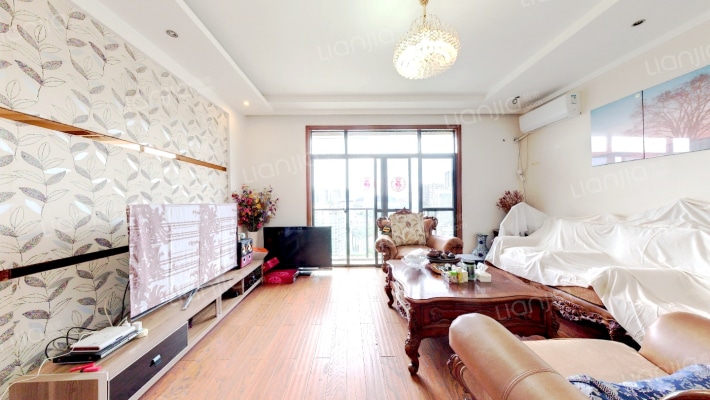 经典时代花园广场二手房实景图