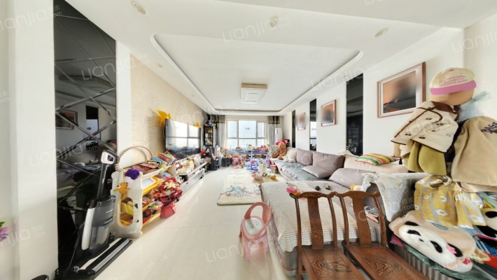 东岳国际二手房实景图