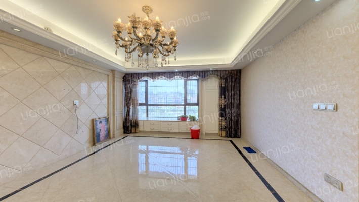 万城铂金公馆二手房实景图