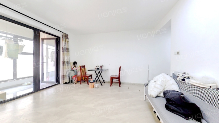 海信灵山湾二手房实景图