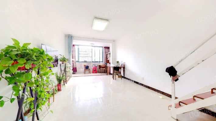 安滨嘉苑二手房实景图