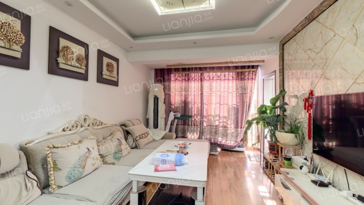 利尔月半湾二手房实景图