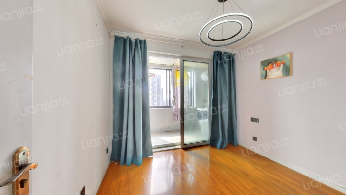 蓝海雅苑B区二手房实景图