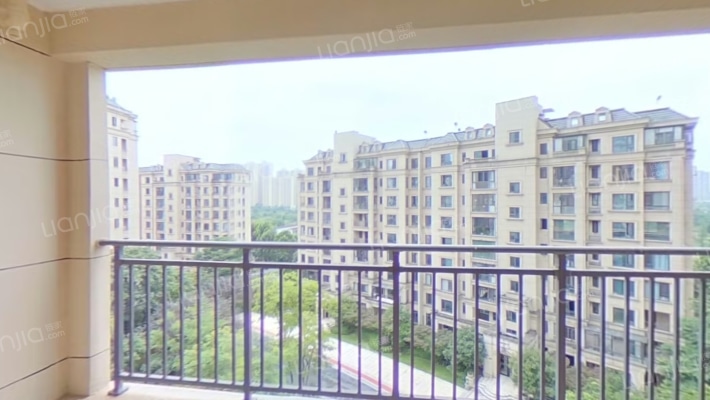 美的梧桐庄园二手房实景图