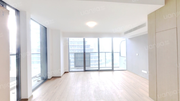 奥莱金街二手房实景图