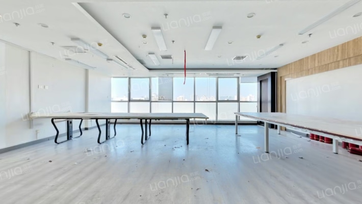 琨莎中心二手房实景图