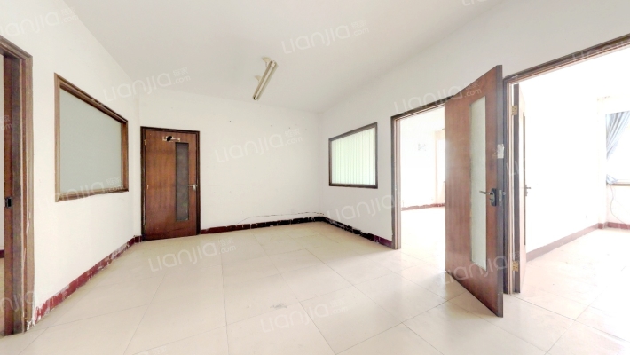 长清银河商厦综合楼二手房实景图