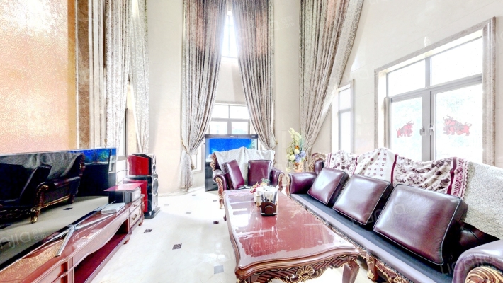 塞纳翡翠庄园宝华苑二手房实景图