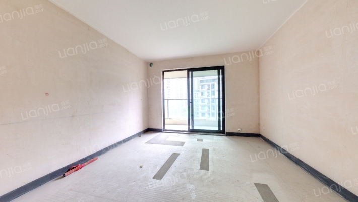 龙湖颐天展图森镜二手房实景图