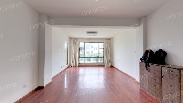 滇池卫城鹿港二手房实景图