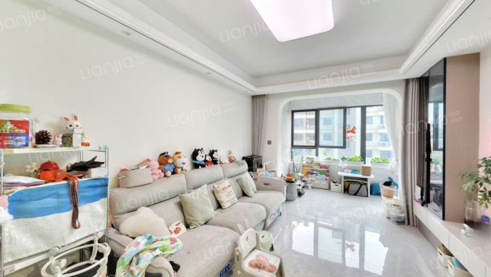 万兴湖山间二手房实景图