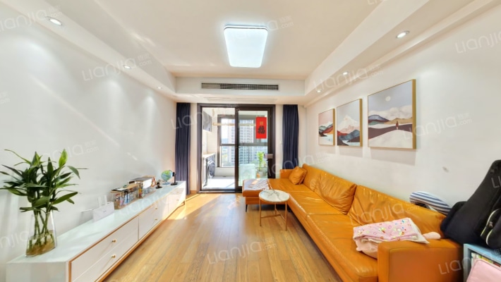 融创河滨之城雨澜轩二手房实景图