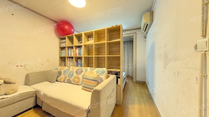 青松小区二手房实景图