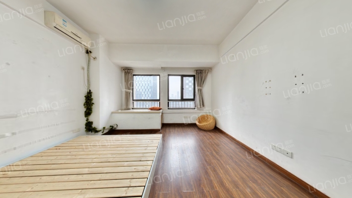 积玉桥万达SOHO二手房实景图