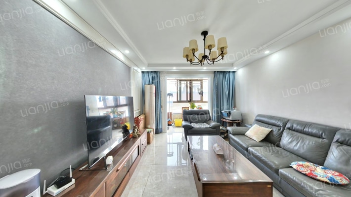 东润名邸二手房实景图