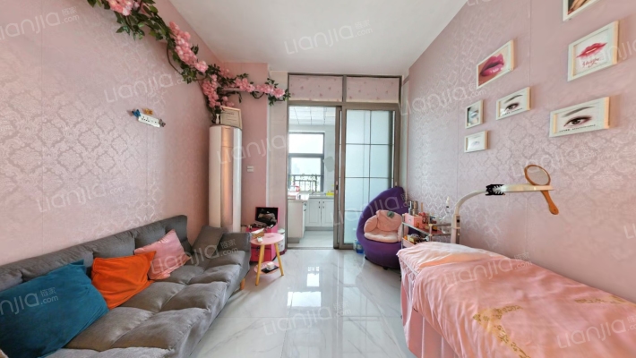 新合作广场二手房实景图