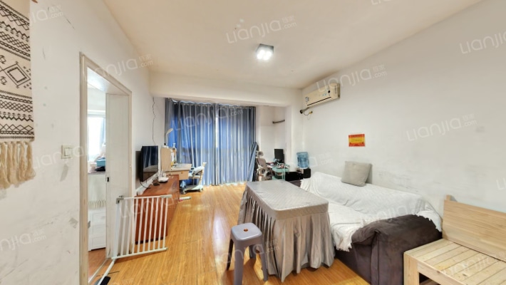 华银天际二期B区二手房实景图