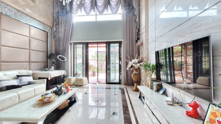 保利公园198翡翠谷二手房实景图