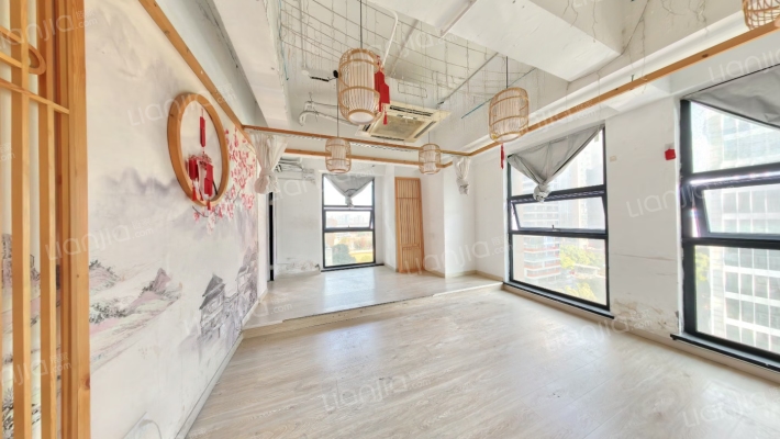 铂悦轩二手房实景图