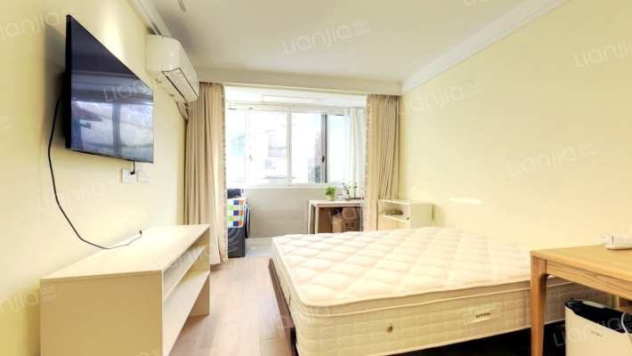 万航渡路1514号二手房实景图